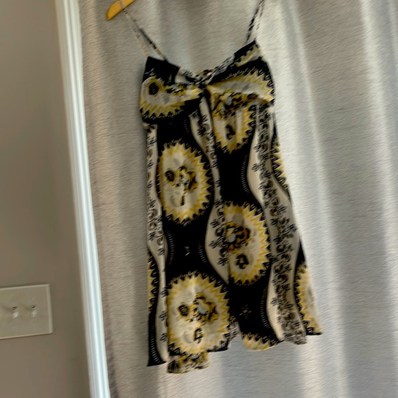 SALE FREE PEOPLE MINI DRESS yellow and black- with interior lining. Worn once. - Picture 2 of 3